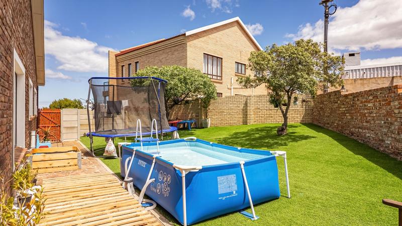 5 Bedroom Property for Sale in Dana Bay Western Cape